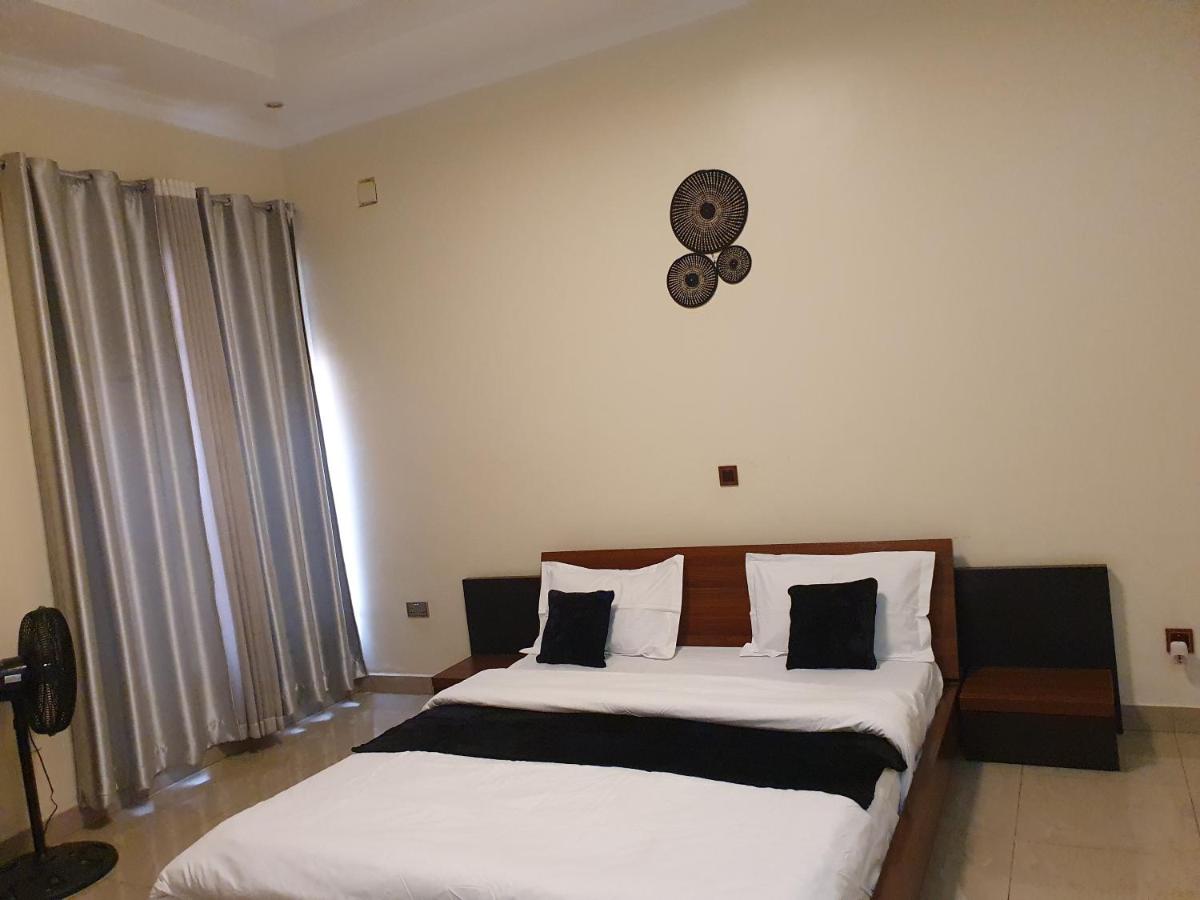 Office & 2 bedrooms entire place in Kimihurura - Housity