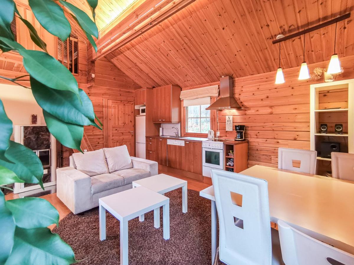 Peaceful log cabin in the country - Housity