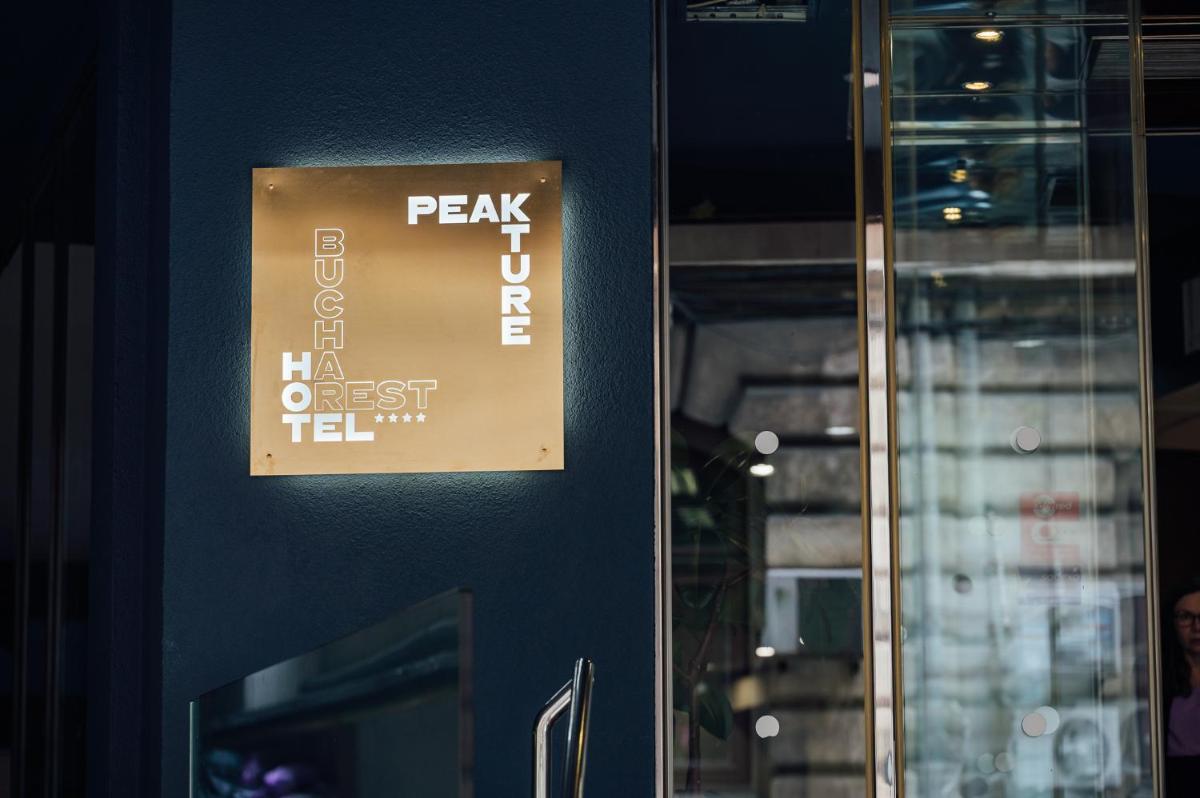 Peakture Hotel - Housity