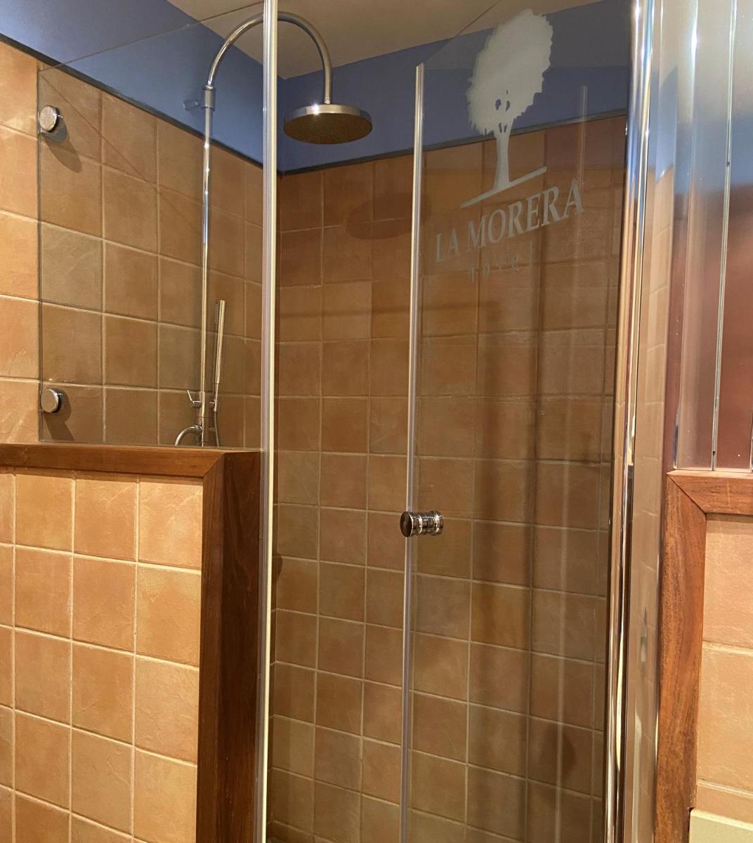 Un baño de Hotel La Morera