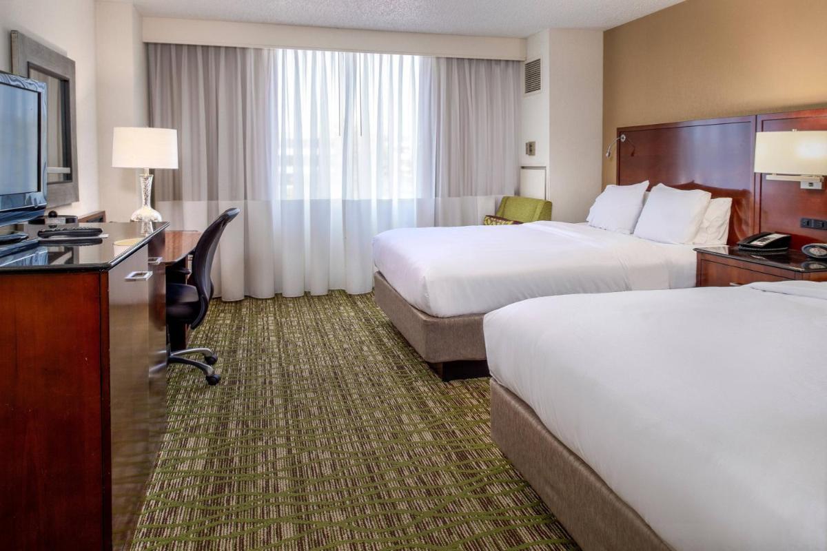 Marriott St. Louis West - Housity