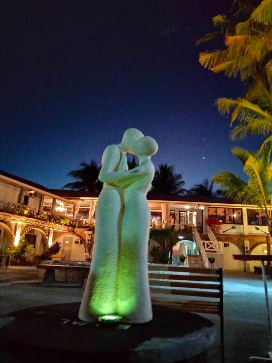 Sunbloom Beachfront Hotel and Restaurant Zambales - Housity