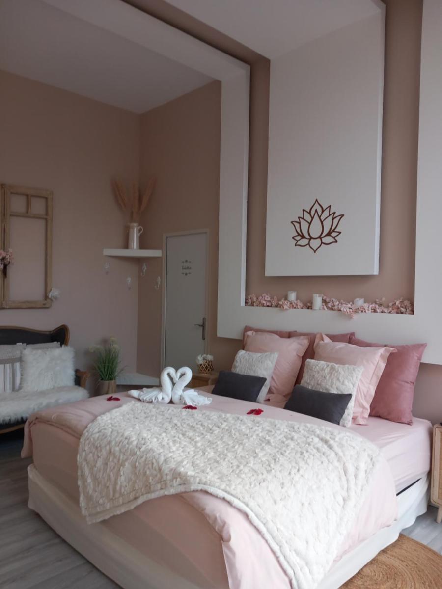 Chambre avec spa, piscine et sauna privatif - Hizvo