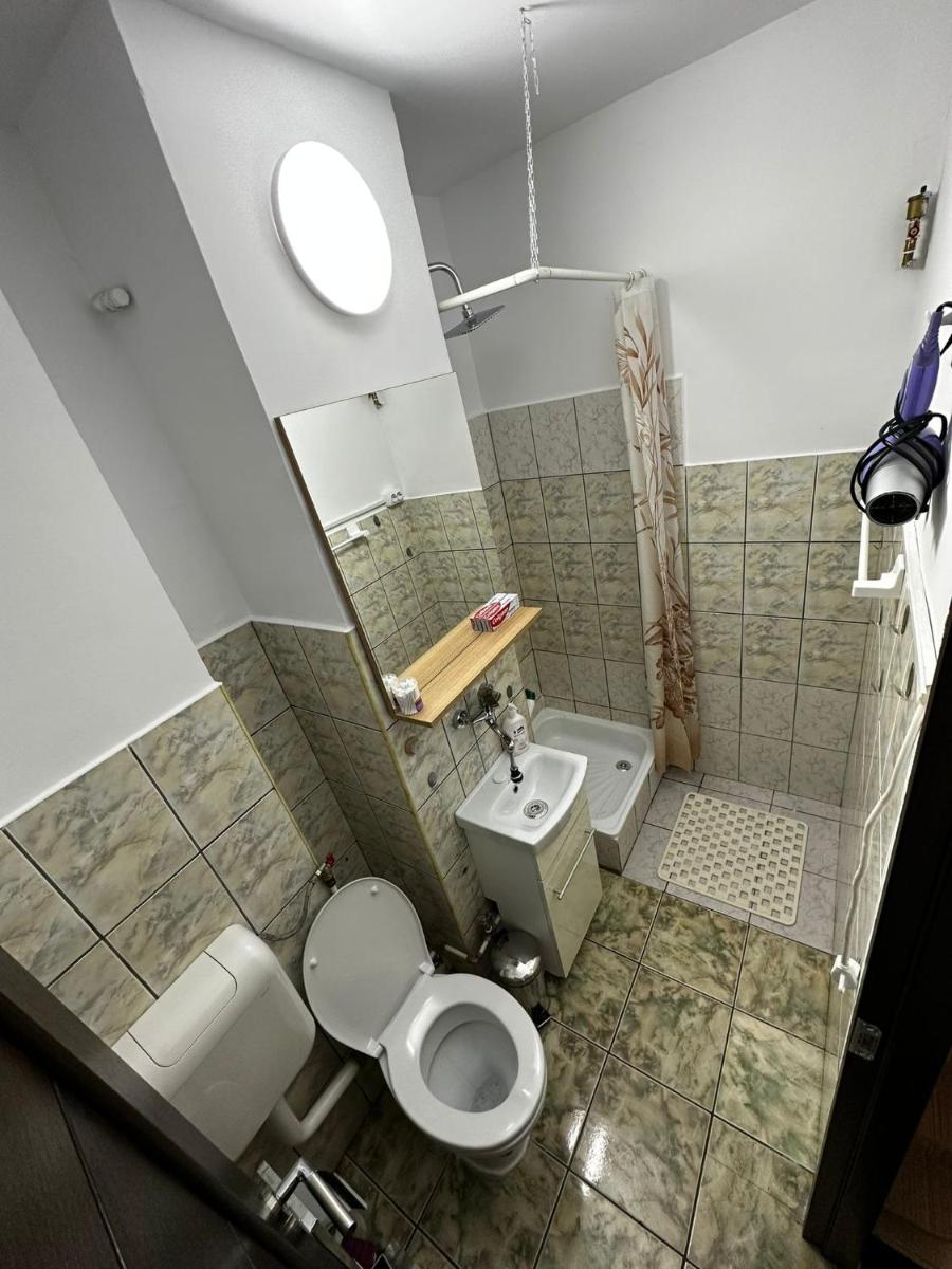 High level Apart Oradea free reserved parking - Hizvo