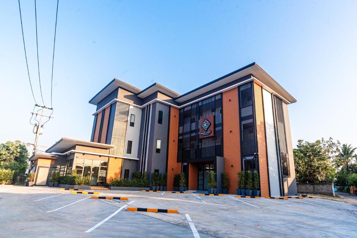 Korner Grand Hotel - Housity