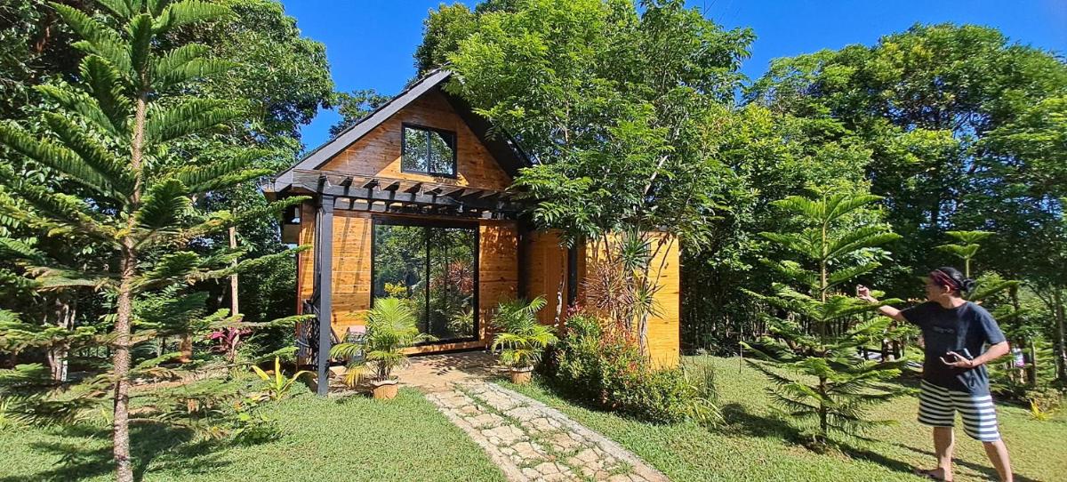Relaxing Lake side Staycation for Family ,2 to 3 hours away from Manila - Housity