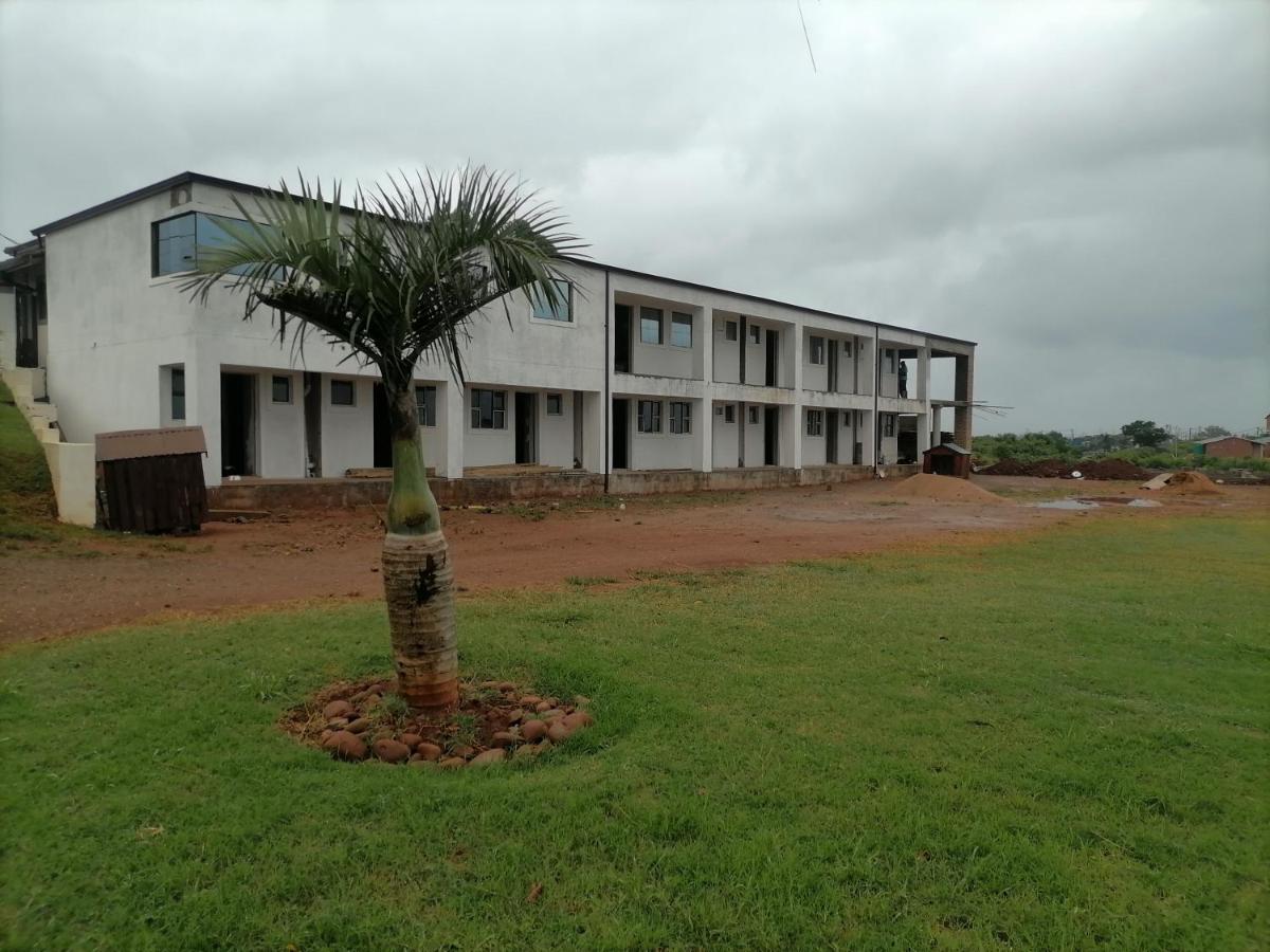 BF Dlamini Guesthouse - Housity