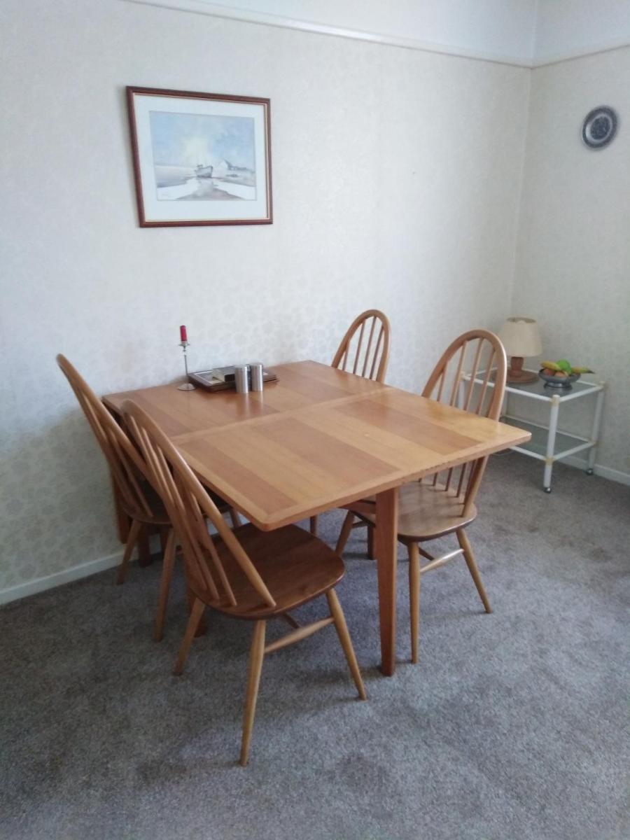 Weather Helm, 18 Highlands Road ,Andover - Housity