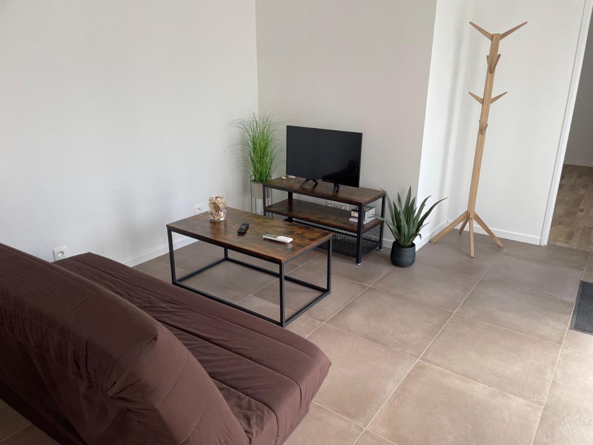 Maison Fleurs de Lys, climatisée, WiFi et Parking Privée Gratuit, Lave-Linge, Vernon Giverny - Housity