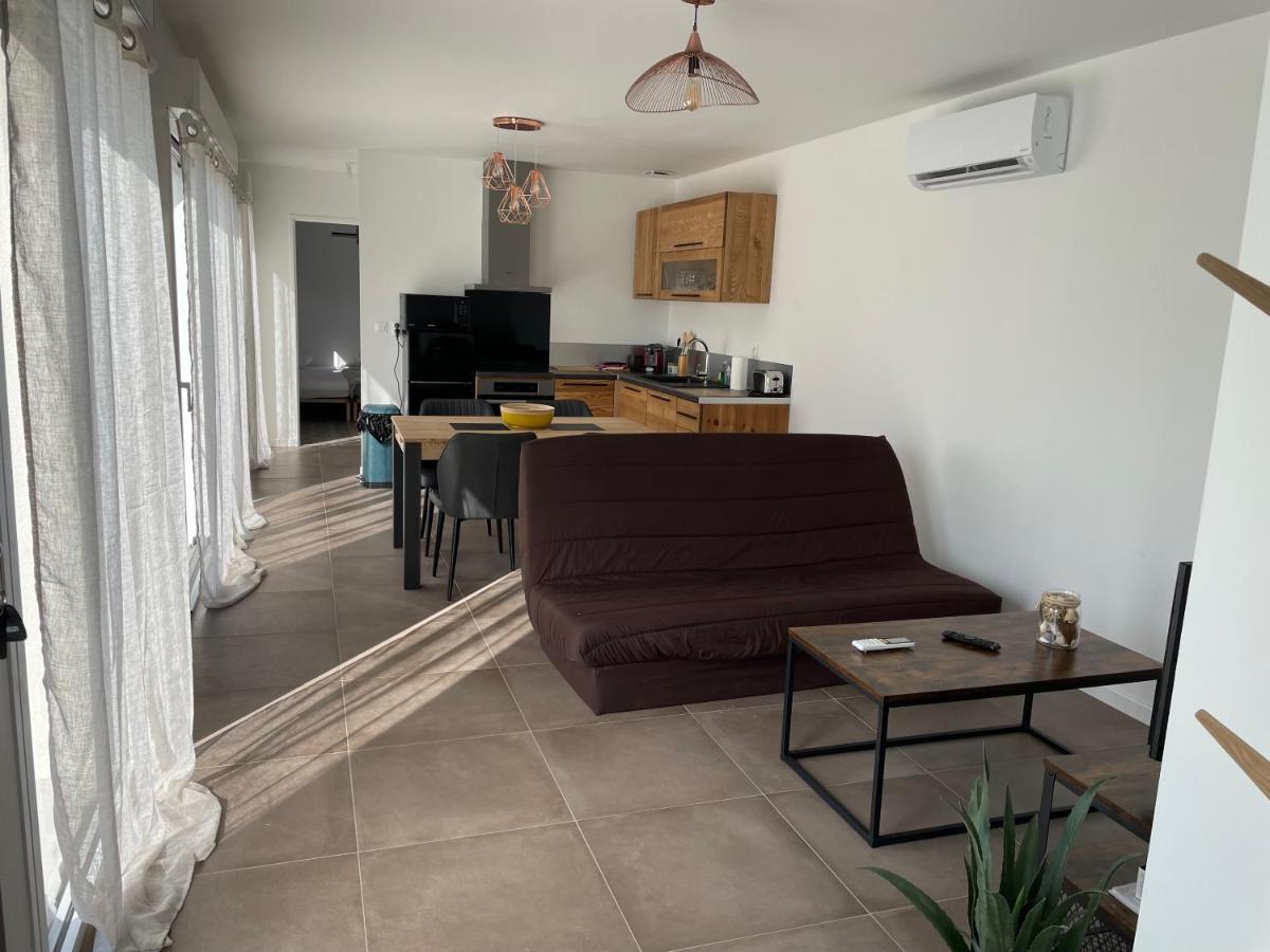 Maison Fleurs de Lys, climatisée, WiFi et Parking Privée Gratuit, Lave-Linge, Vernon Giverny - Housity