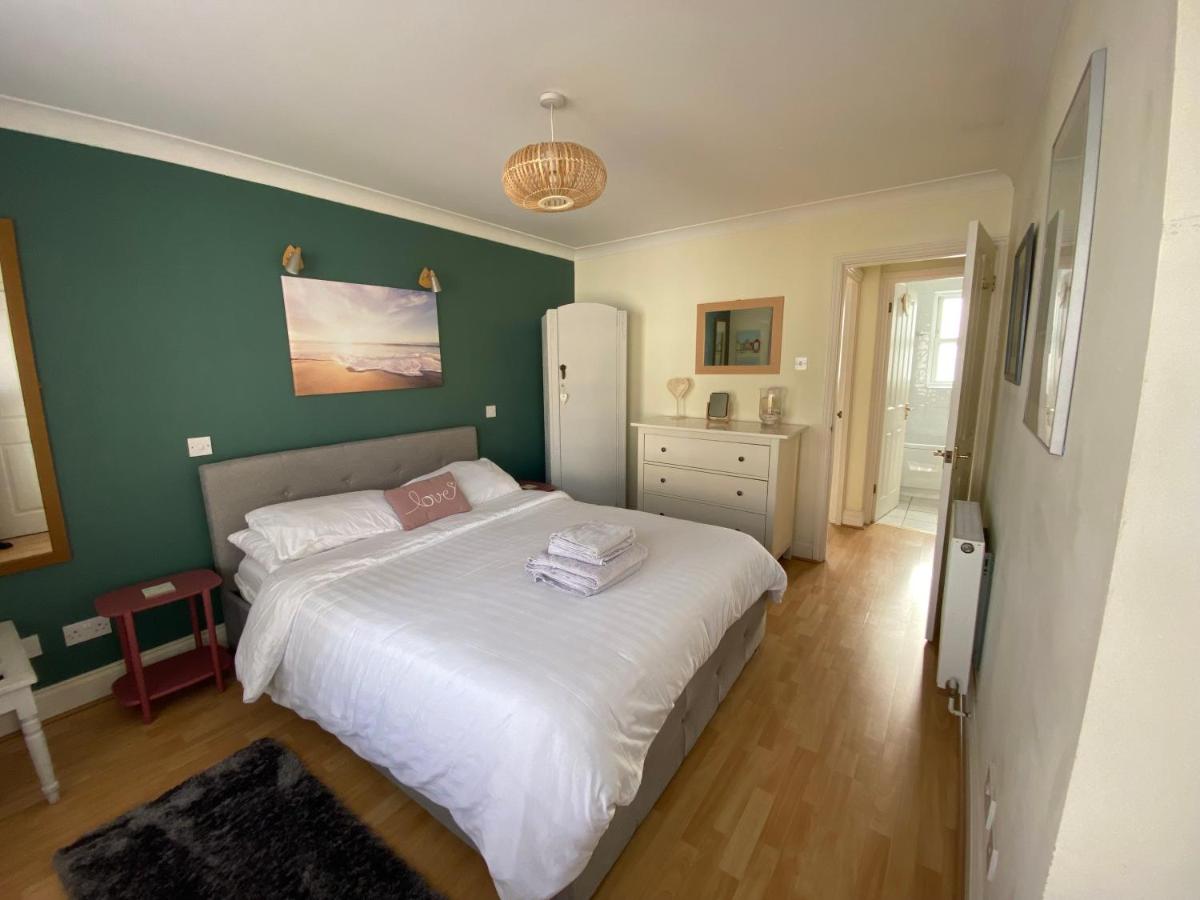 Harbour Mews Central Location Near Beach - Housity