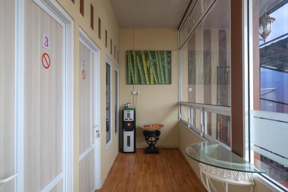 RedDoorz Syariah near Alun Alun Wonosobo 3 - Hizvo