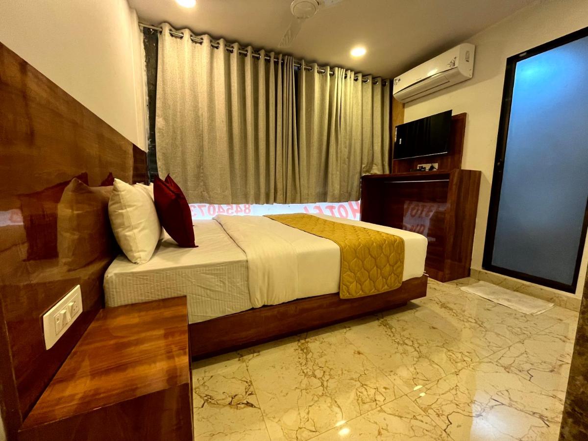 Hotel Delmond Prime- Near NESCO - Housity