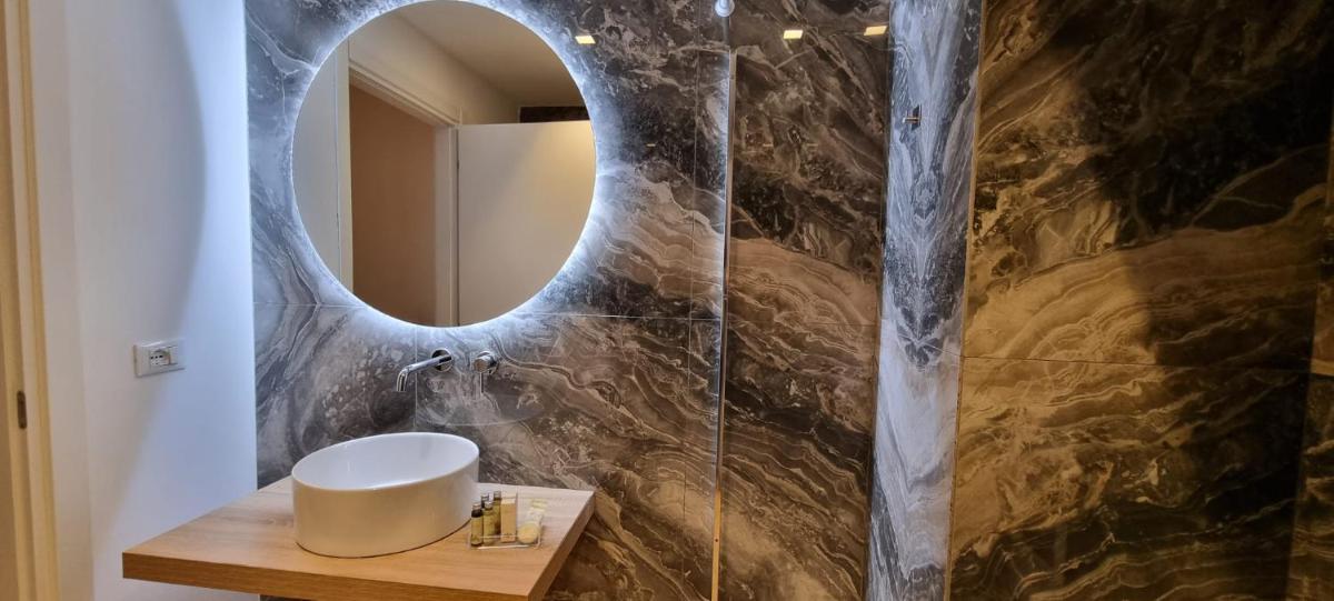 Tirreno Beachfront Apartments - Housity