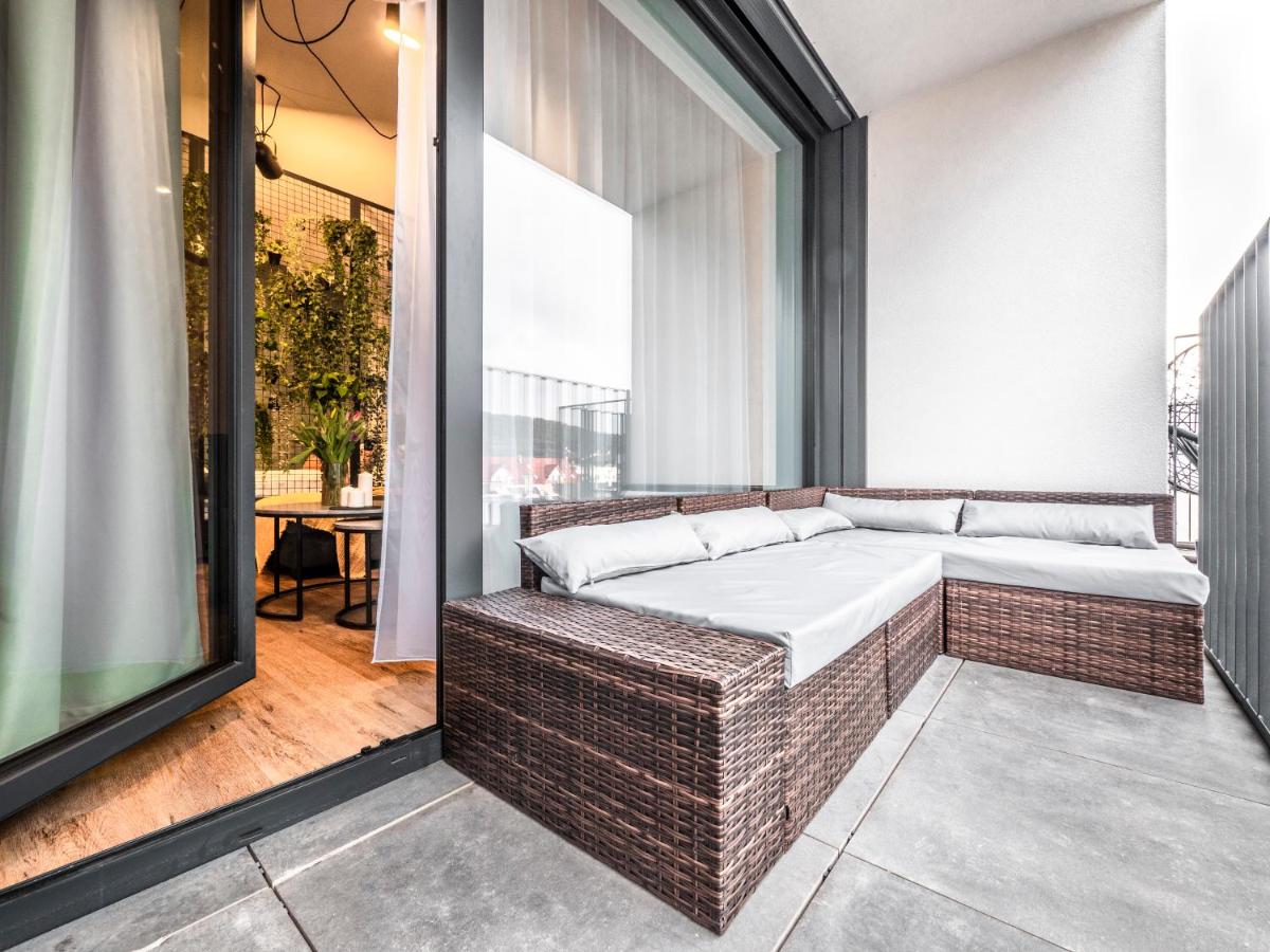 B10 Business Apartments - Housity