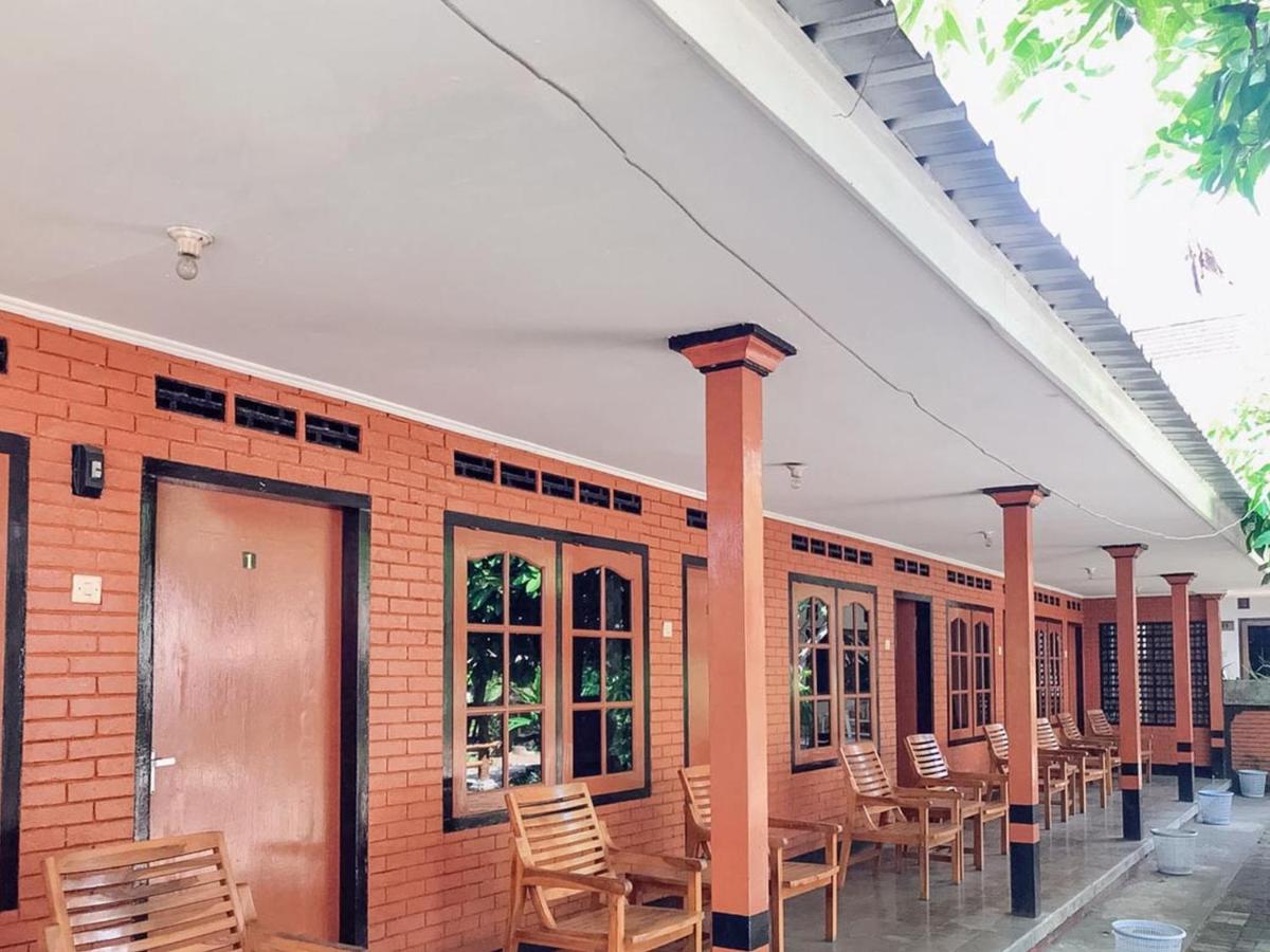 Oka Homestay Mitra RedDoorz - Housity