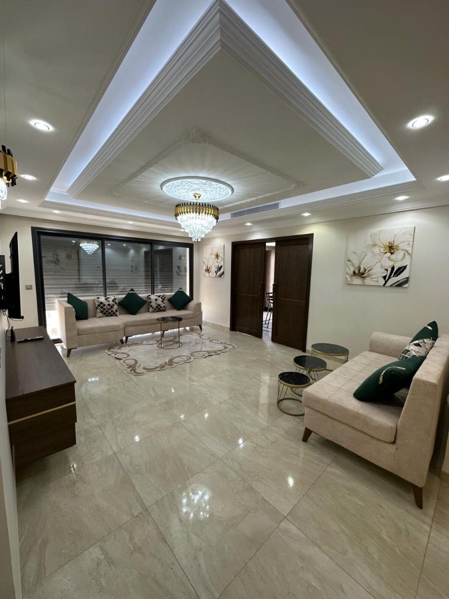 Suitetrails - Luxury 3 Bedrooms Apartment Sea View