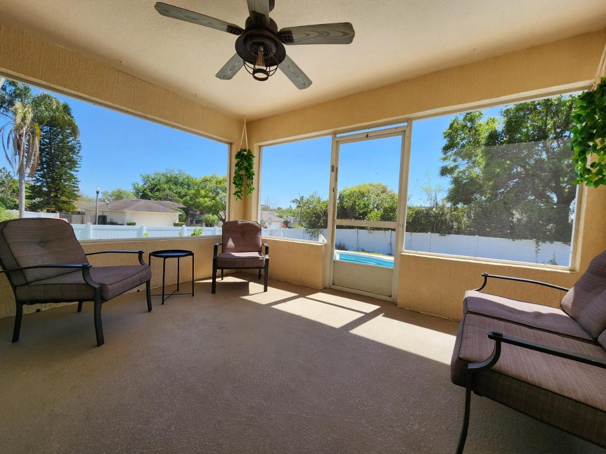 Spacious Private Family Home with Inground pool - Housity