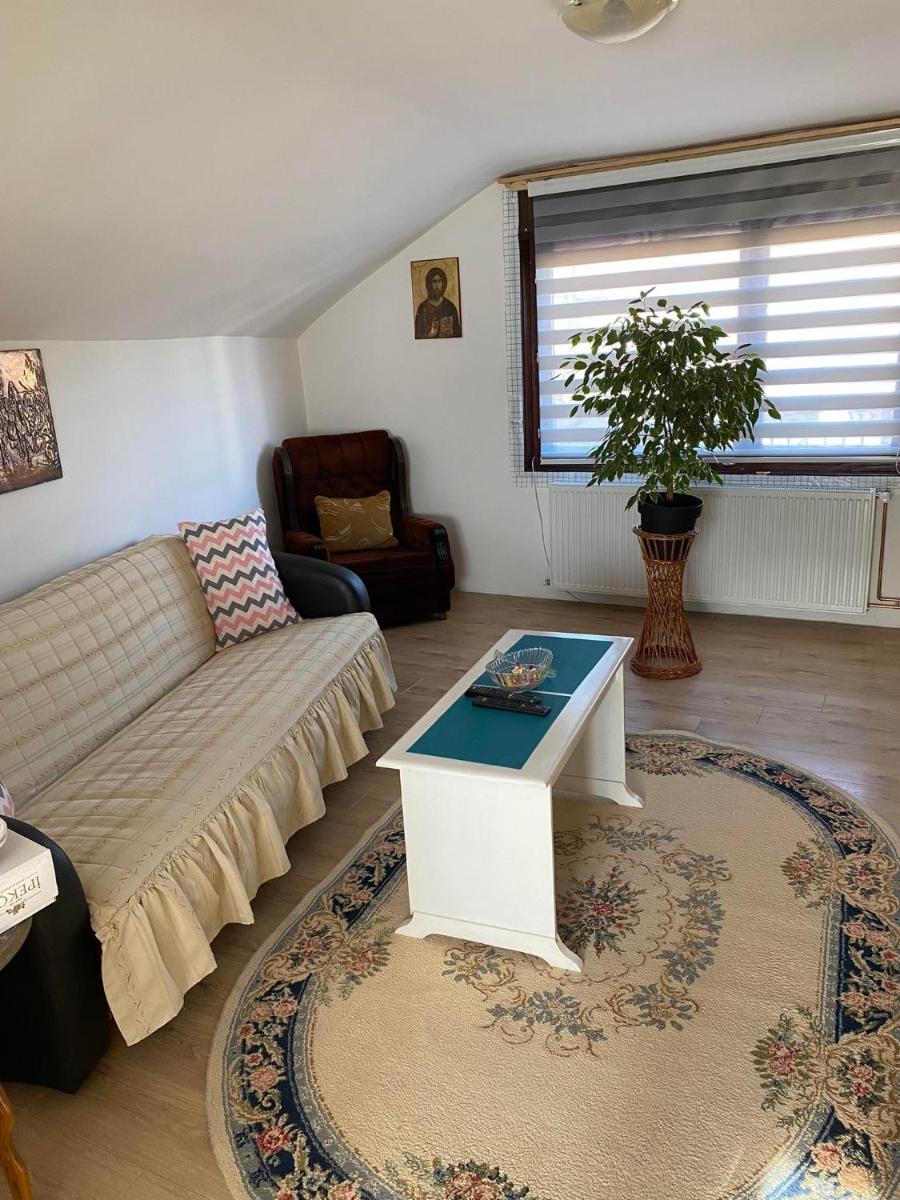 Mićin dom - Housity