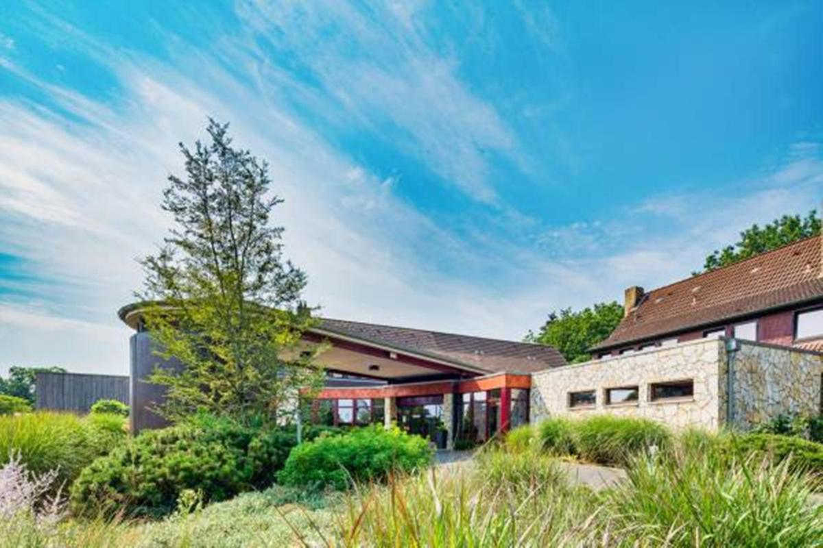 Balland's Hotel & Restaurant - Housity