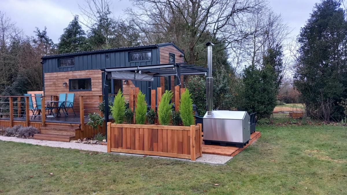 INSOLITE La Tiny House du Lutin Many et son Bain Nordique - Housity