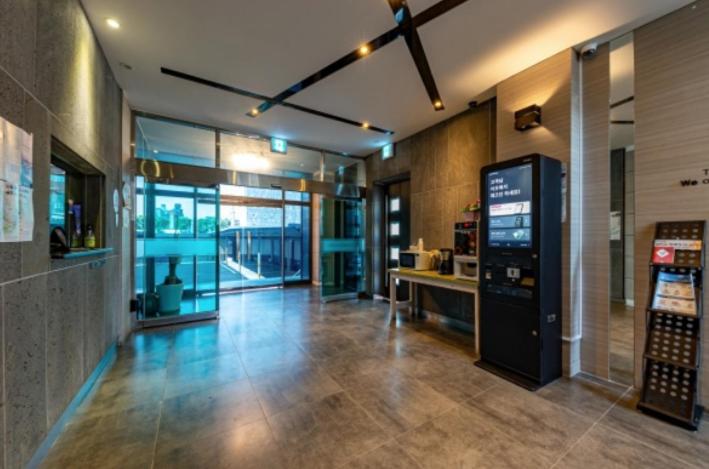 Paradise Hotel - Housity