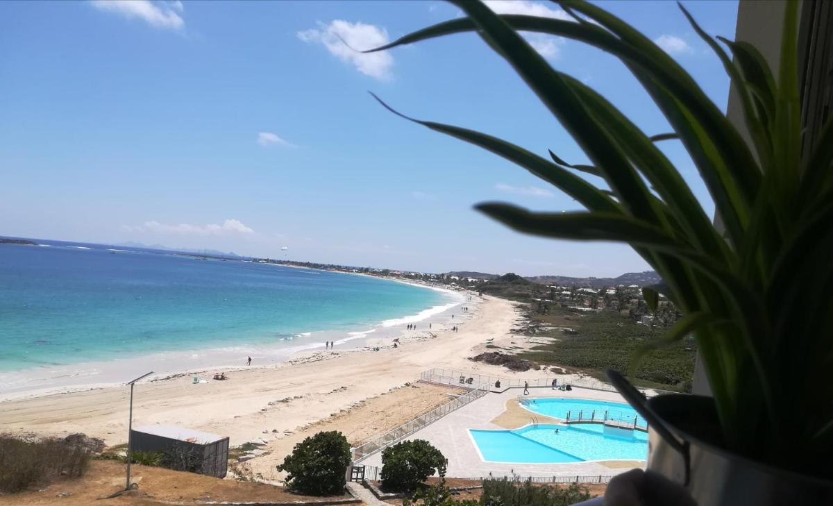 Suitetrails - Happy Residence - Orient Beach 11