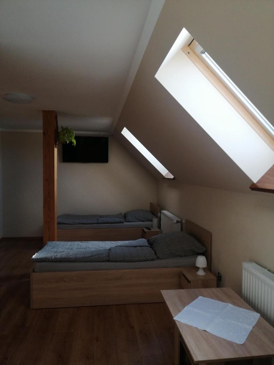 Nad Wilczym Potokiem - Housity