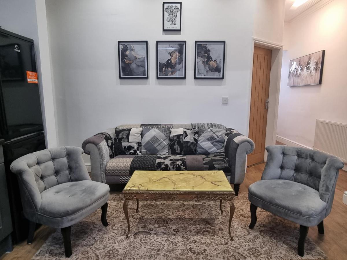 Cheerful 4 bedroom close to Uclan, Preston City Center - Housity