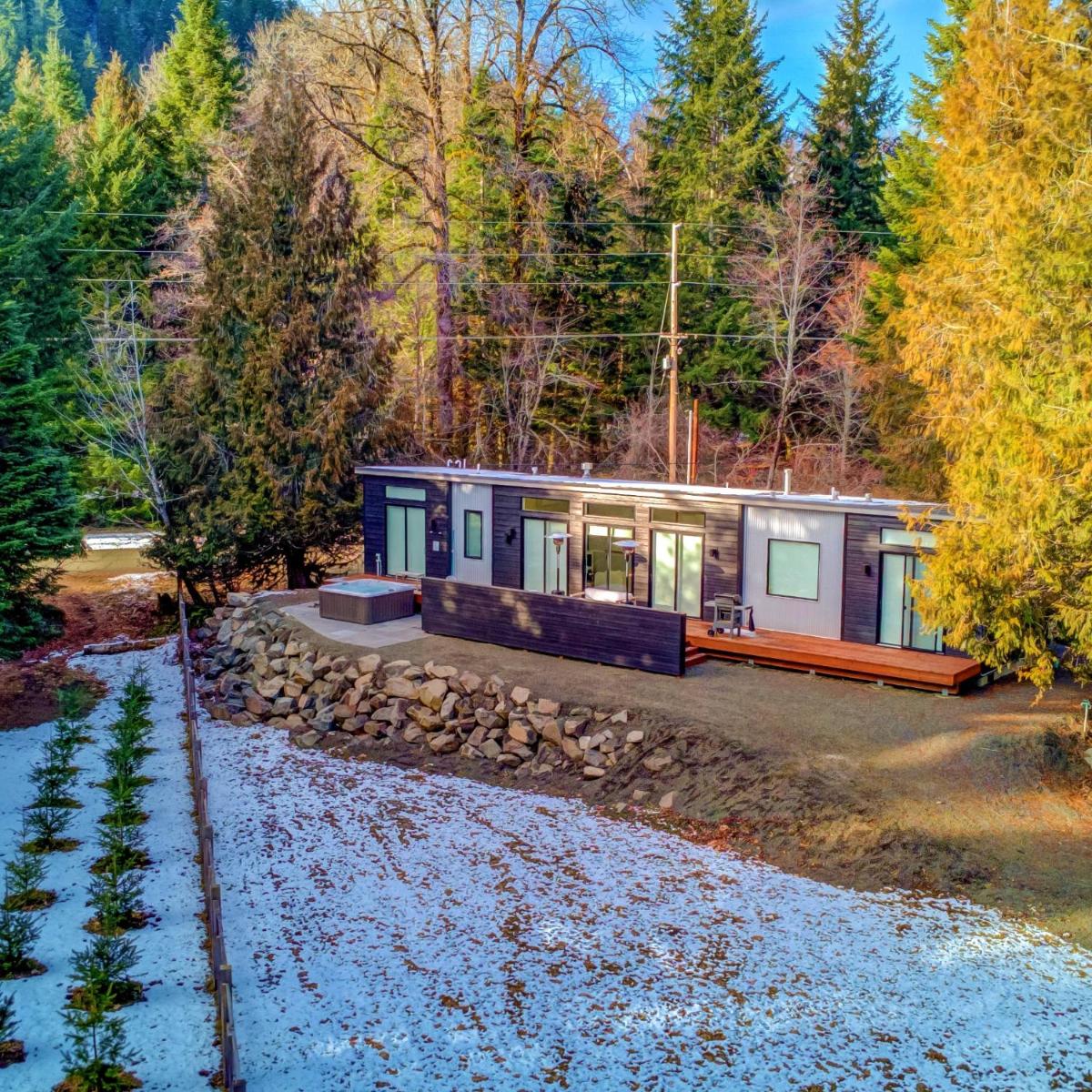 Mountain Cabin with Views at White Pass and Mount Rainier National Park - Housity