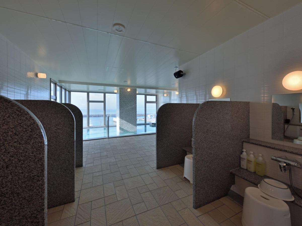 Green Rich Hotel Okinawa Nago (Artificial hot spring Futamata Yunohana) - Housity