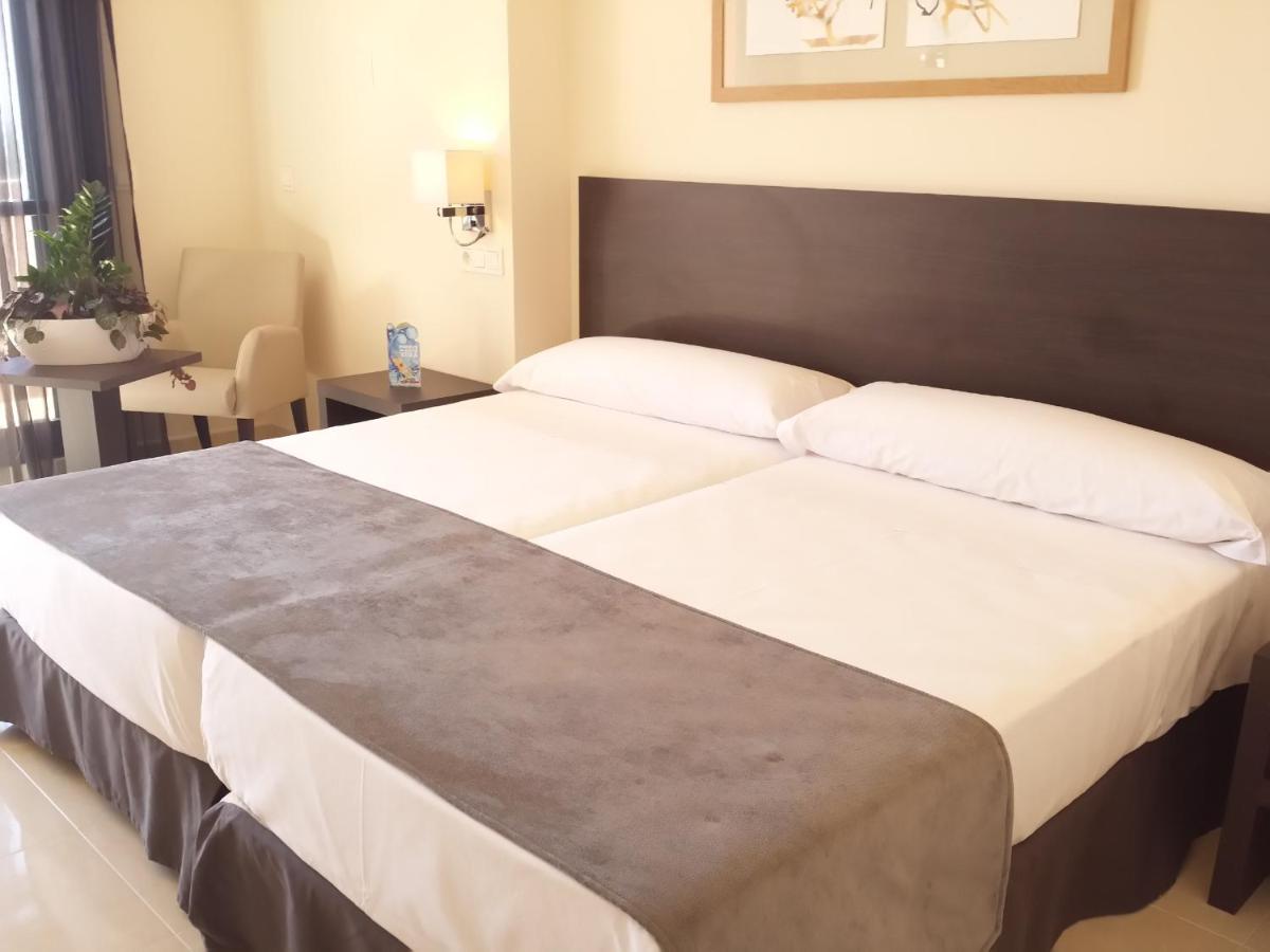 Hotel Adaria Vera - Housity
