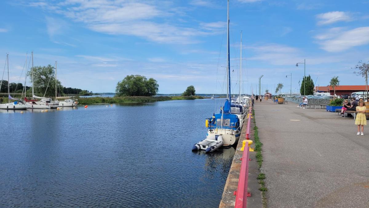 Vänerport Lakefront Hotell - Housity