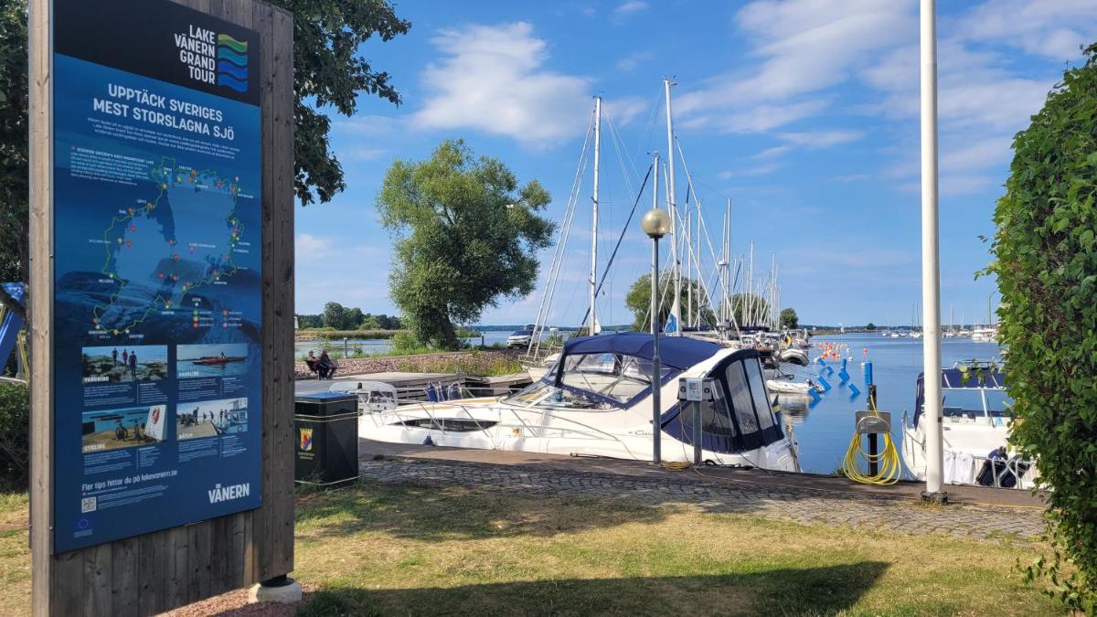Vänerport Lakefront Hotell - Housity