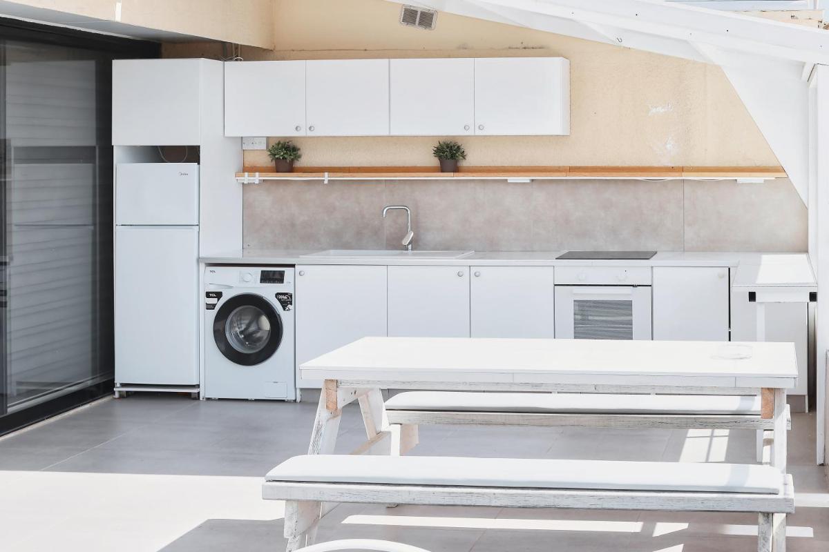 Bubble Seaview 2 Bedroom Apartment - Housity