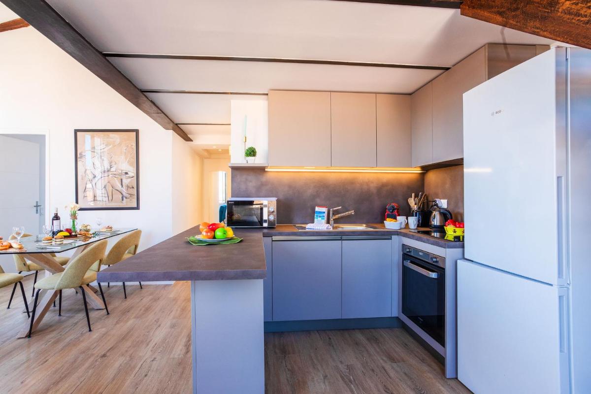 View on the Bay AP4294 By Riviera Holiday Homes - Housity