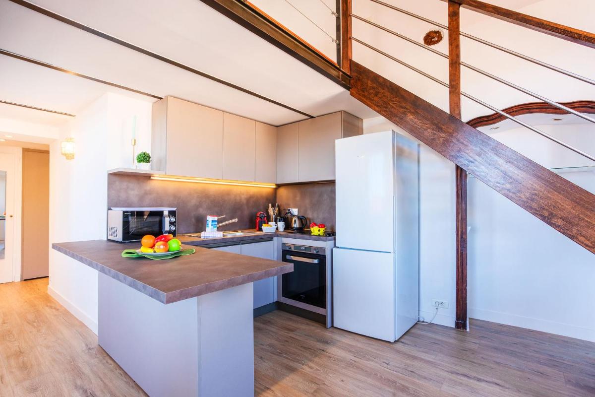 View on the Bay AP4294 By Riviera Holiday Homes - Housity