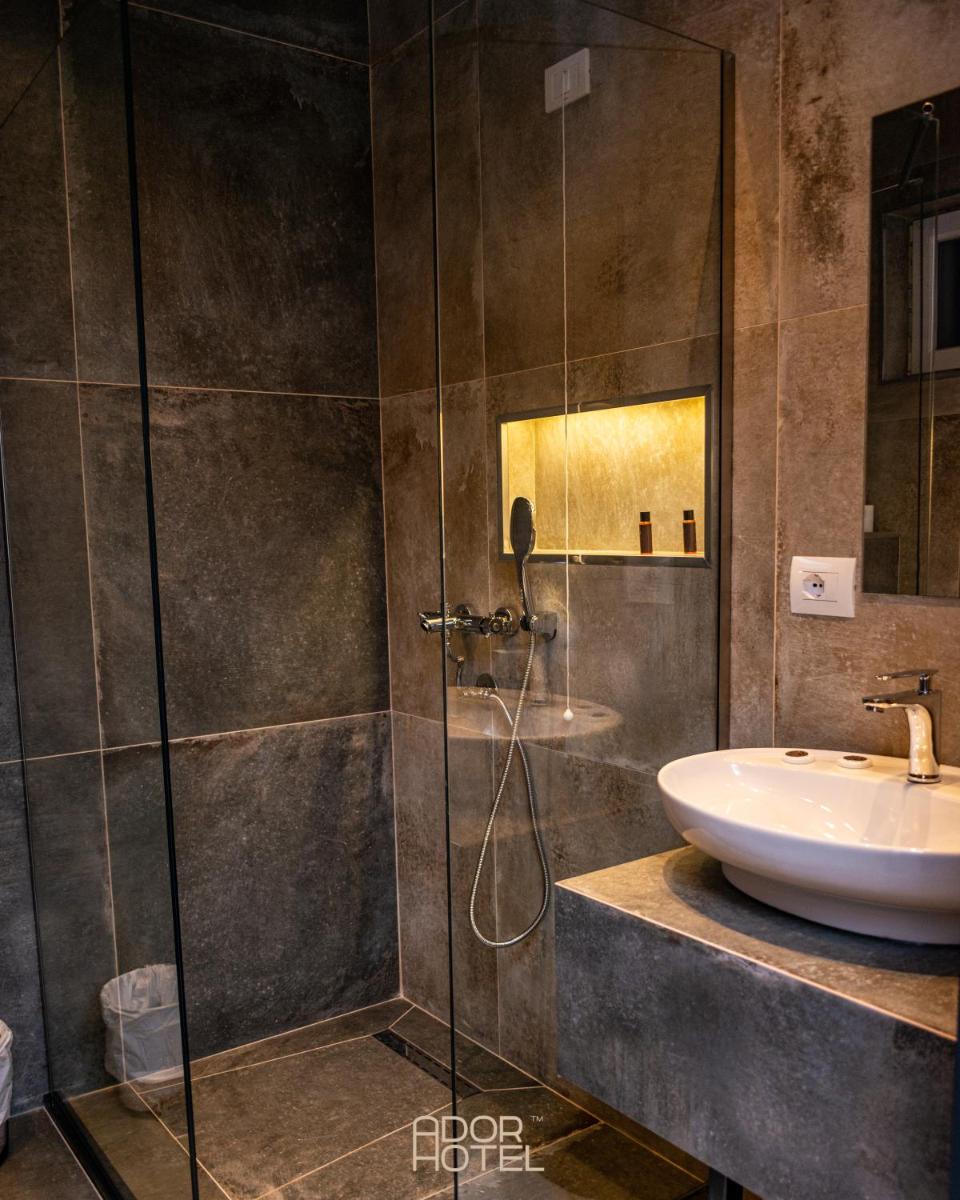 Ador Hotel North Mitrovica - Housity