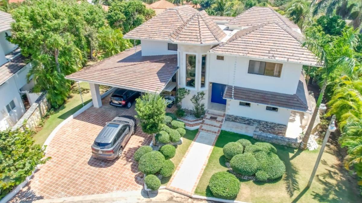 New-Casa De Campo-La Romana-5BR-Pool-Jacuzzi-Beach - Hizvo