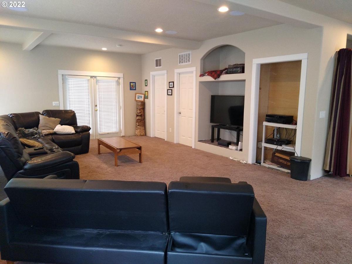 Eagle Creek Gardens - Housity