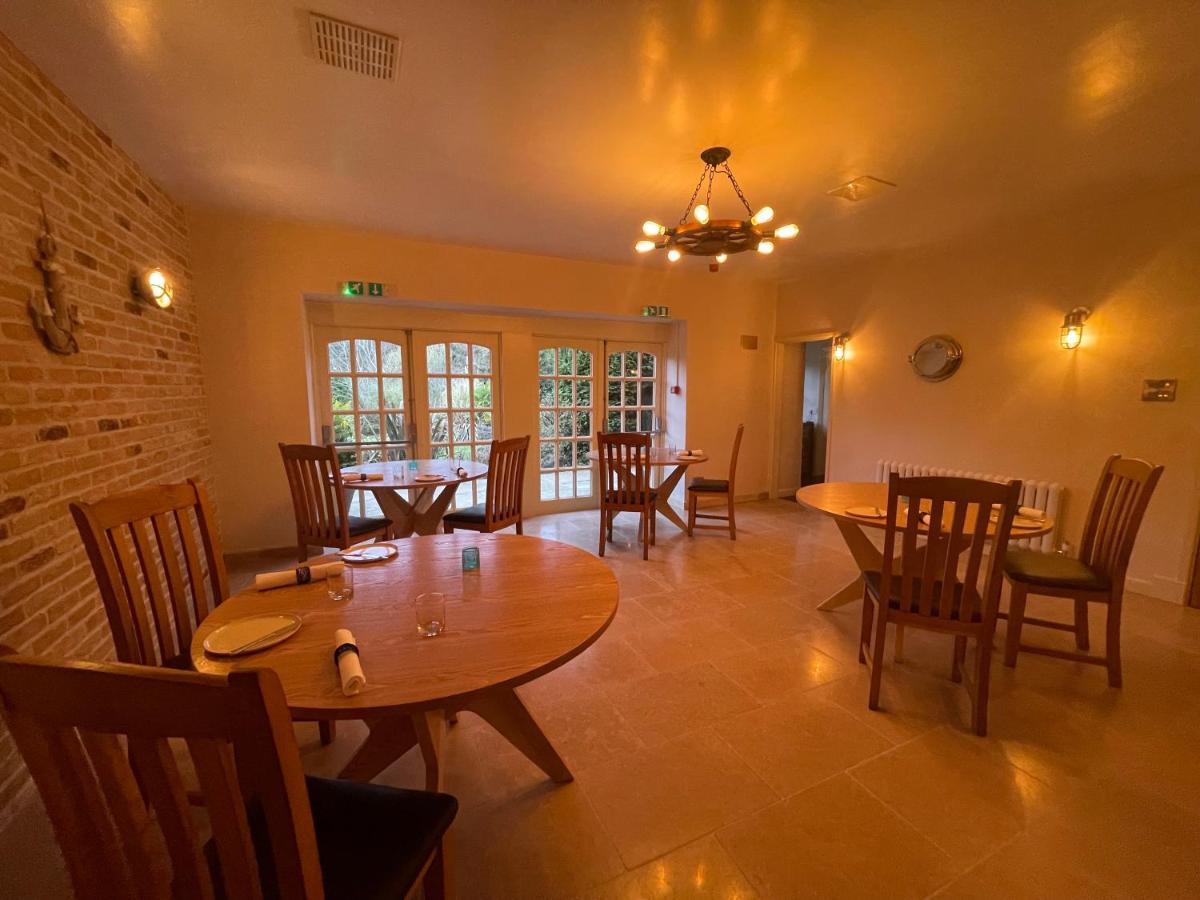 Ox Pasture Hall Hotel - Housity