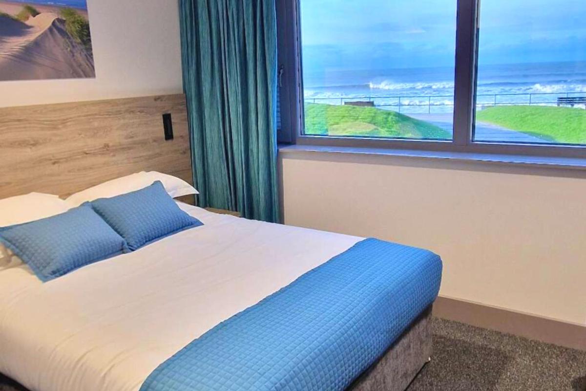 Caban, Pendine Sands - Housity