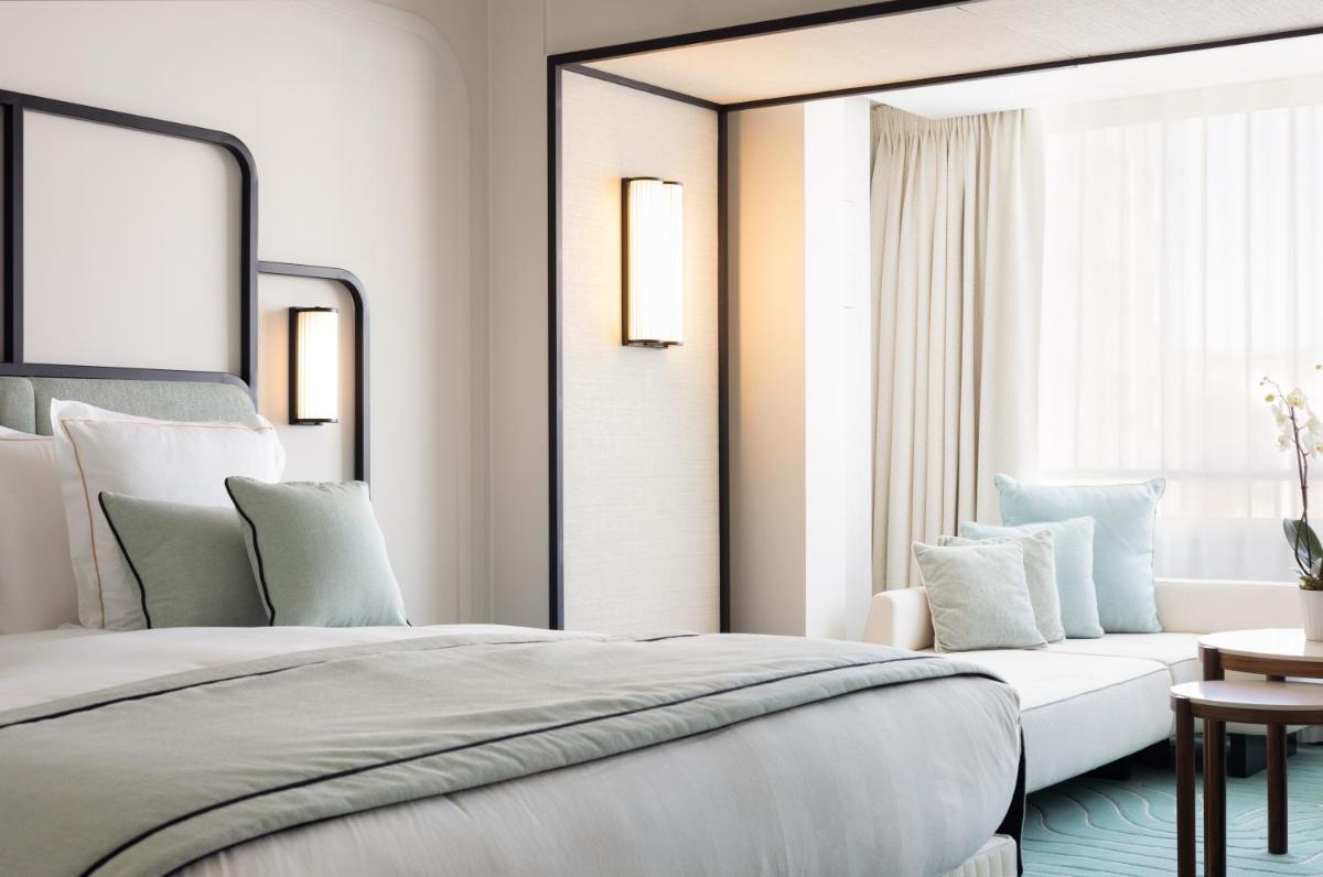 Un ou plusieurs lits dans un hébergement de l'établissement Mondrian Cannes