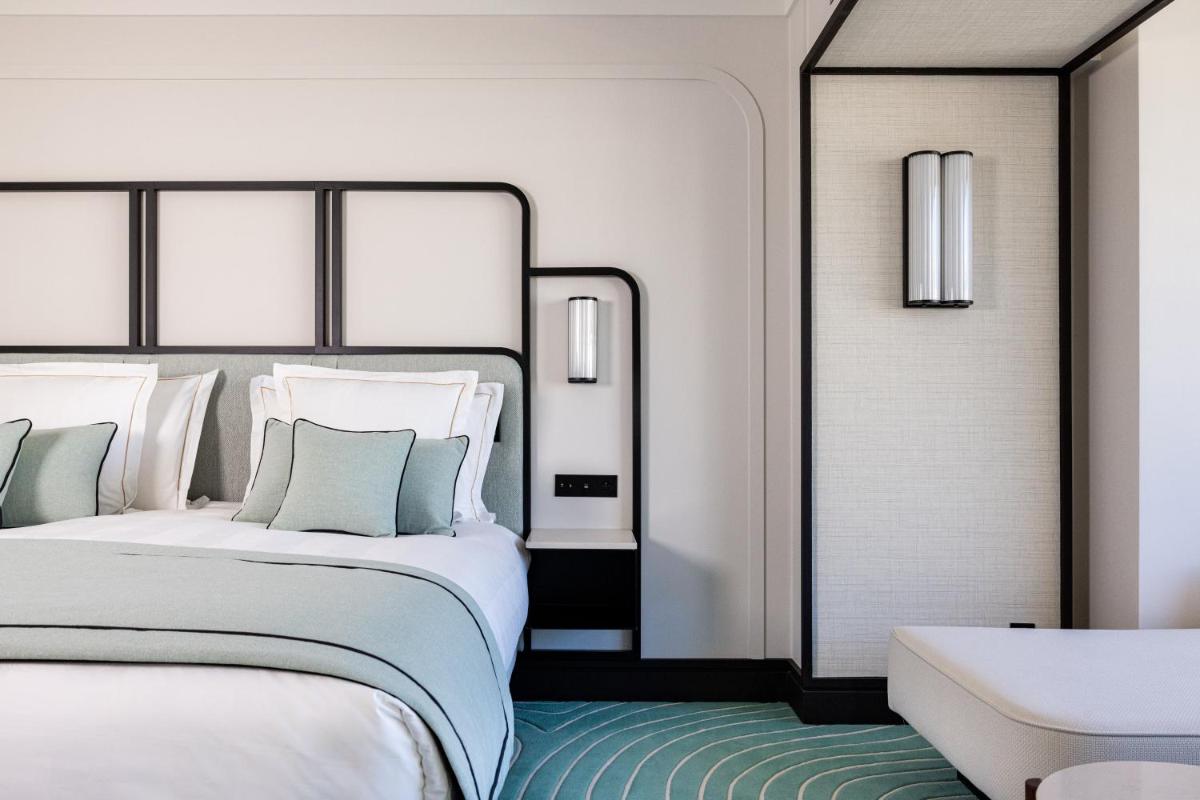 Un ou plusieurs lits dans un hébergement de l'établissement Mondrian Cannes