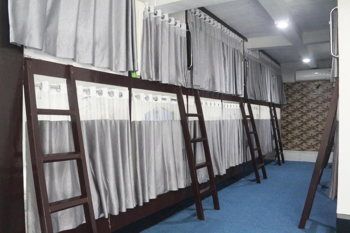 Bu Sepuh GuestHouse - Housity