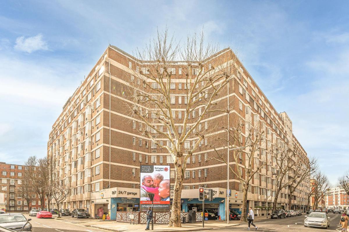 South Kensington Excellent Location Studio at Chelsea Cloister Hotel - Housity