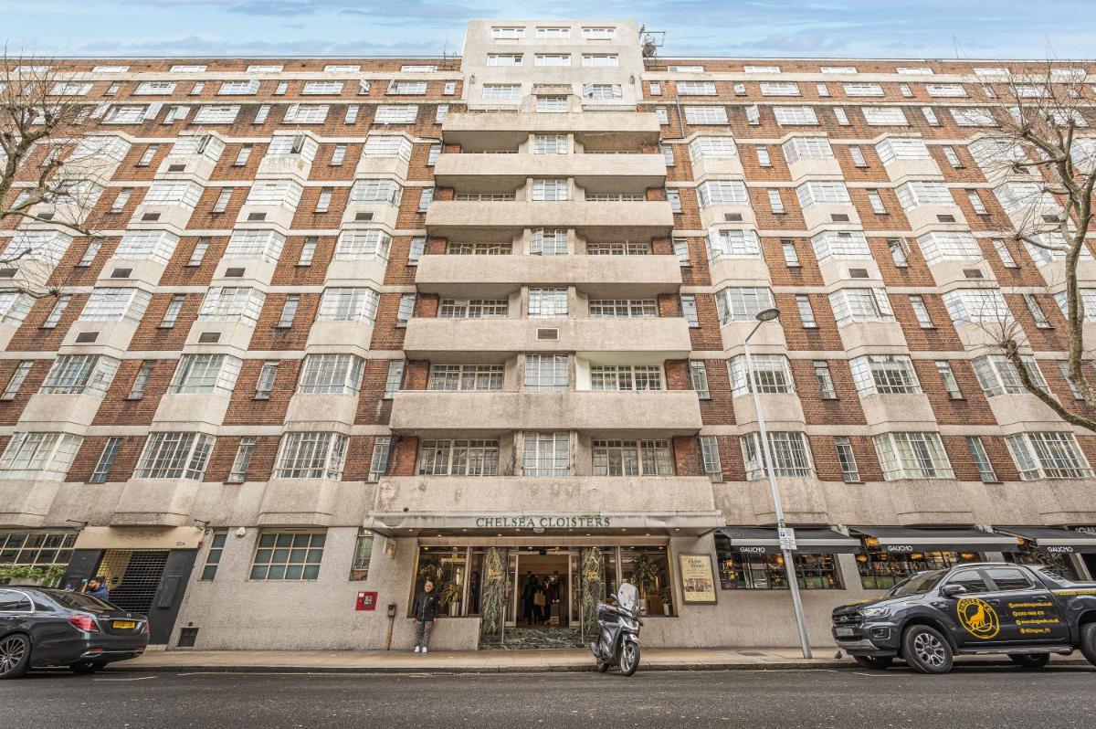 South Kensington Excellent Location Studio at Chelsea Cloister Hotel - Housity