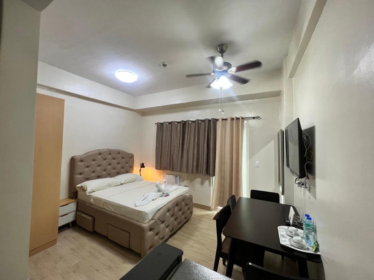 Iloilo Staycation with a Pool, Gym and Playroom - Housity