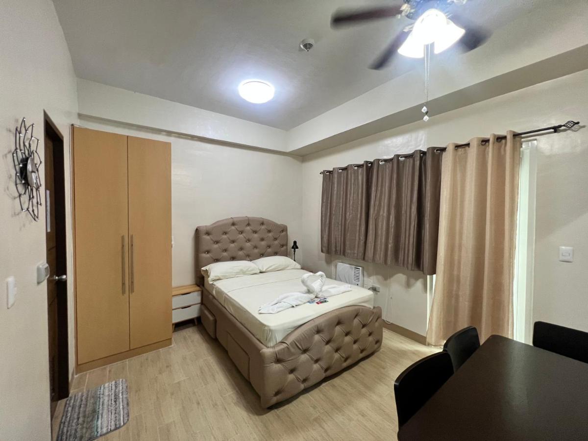 Iloilo Staycation with a Pool, Gym and Playroom - Housity