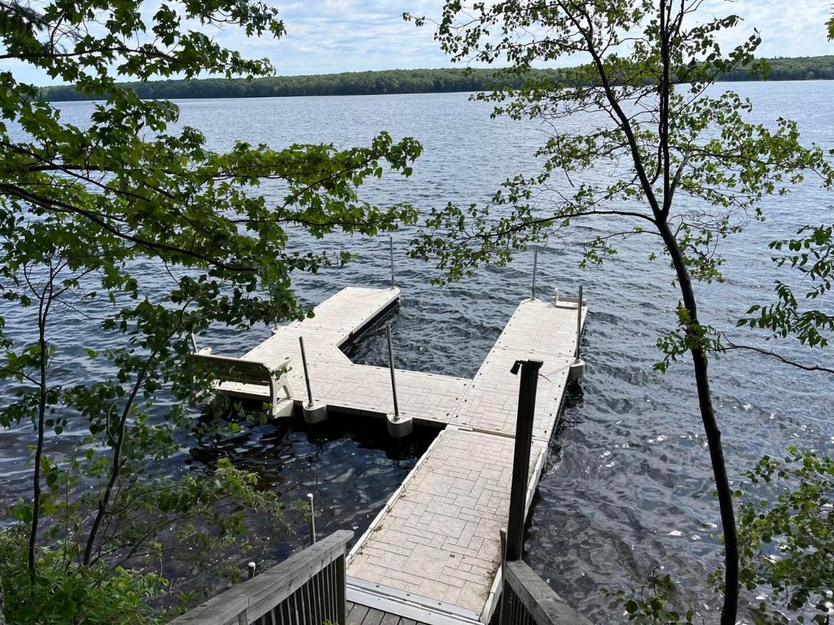 Oak Ridge Lake House - Housity